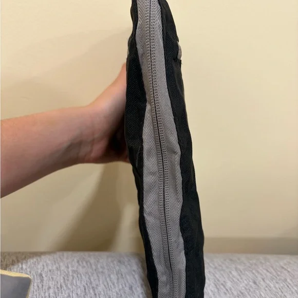 Black and Gray Men’s Duffle Bag 40L - Picture 2 of 8